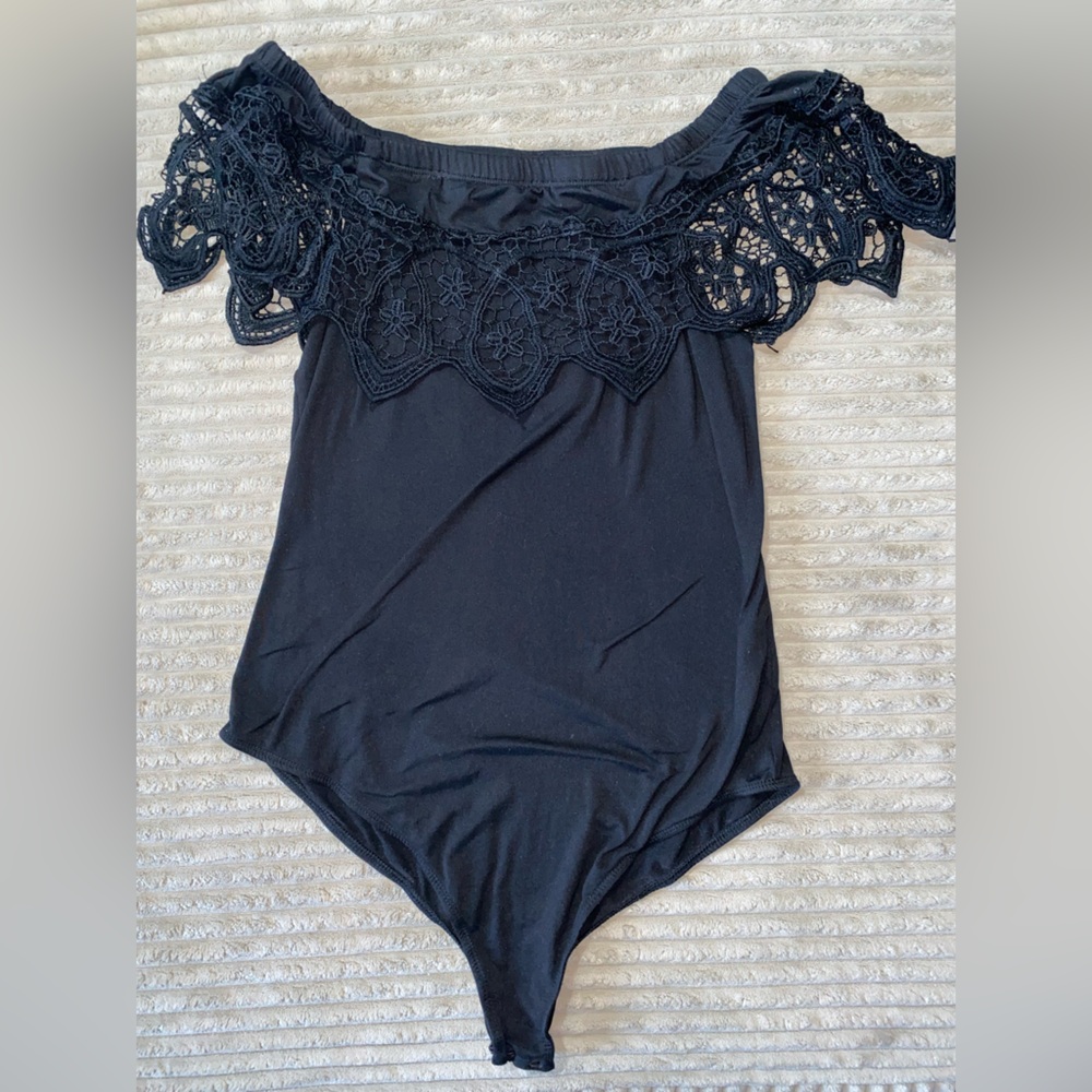 🕸️🖤 Riley & James Black Lace Off-Shoulder Bodysuit | Size L